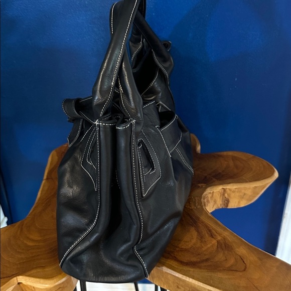 Women’s Perlina Elegant Italian Black Leather Bow Handbag - Picture 3 of 7